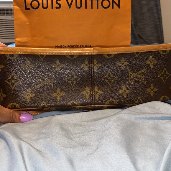 🔥Authentic 🔥Louis Vuitton Solange crossbody - Picture 9 of 11